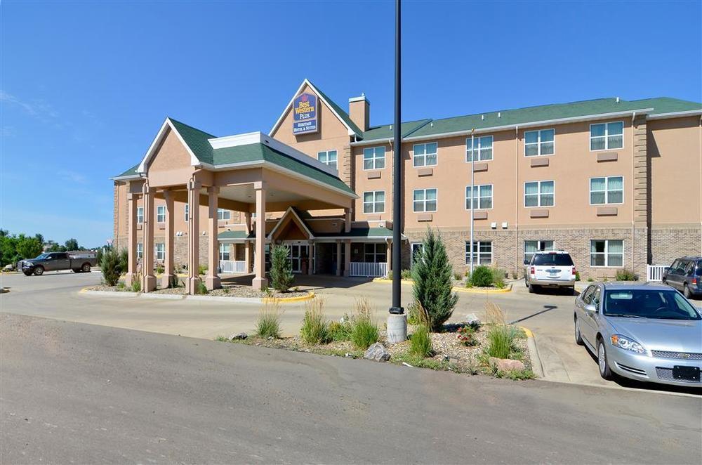 Heritage Hotel And Suites Dickinson Exterior photo