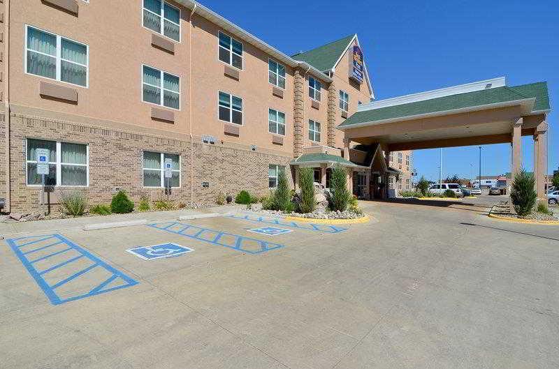 Heritage Hotel And Suites Dickinson Exterior photo